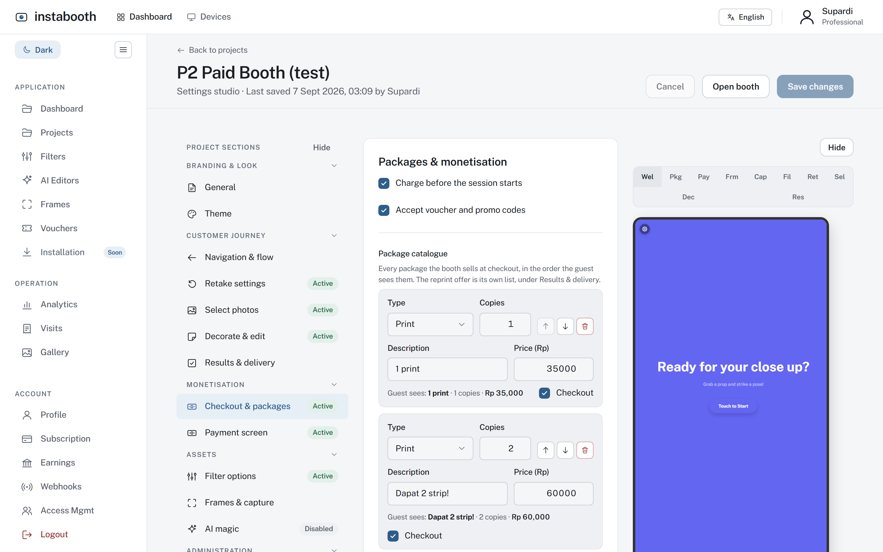 The project editor: packages and prices on the left, the real booth previewed on the right.